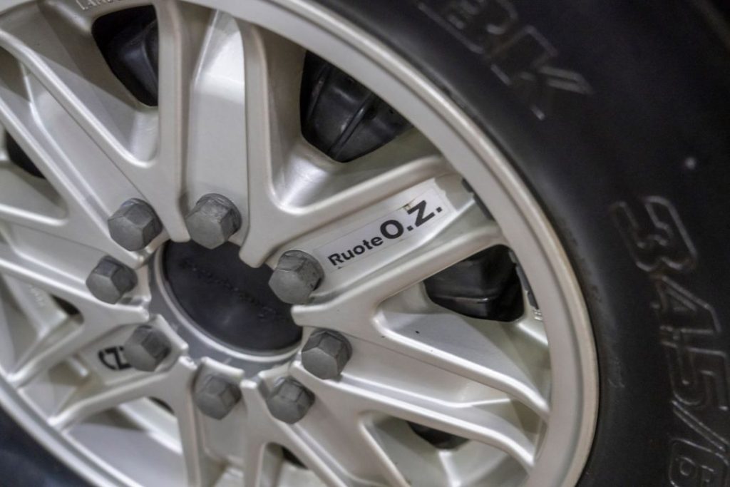 Este inmaculado Lamborghini LM002 busca nuevo hogar 12 Motor16 1986 Lamborghini LM002 10 Motor16