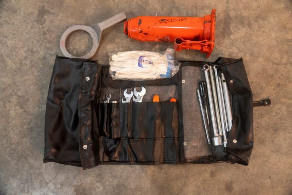 Este inmaculado Lamborghini LM002 busca nuevo hogar 13 Motor16 1986 Lamborghini LM002 11 Motor16