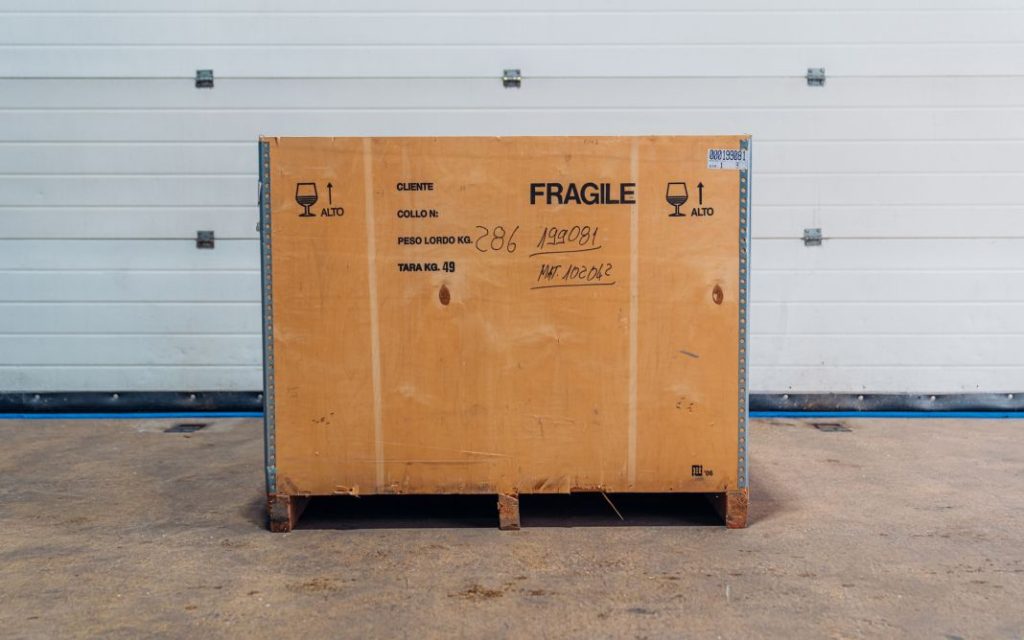 RM Sotheby's saca a subasta el motor de un Ferrari Enzo... en su caja 2 Motor16 2004 Ferrari Enzo motor subasta 1 Motor16