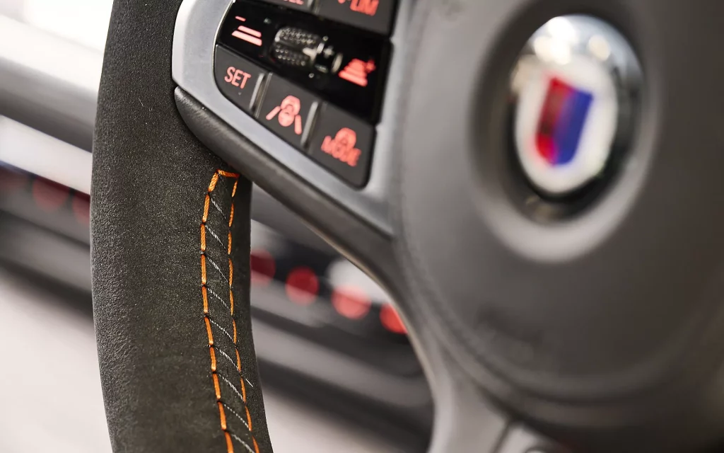 El Alpina B4 Gran Coupé más exclusivo será para Japón 1 Motor16 Alpina B4 Gran Coupé Japón. Imagen detalle volante.