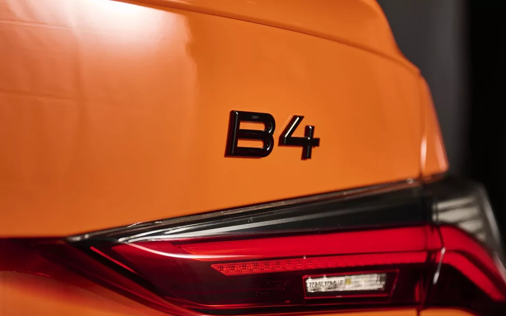 Alpina B4 Gran Coupé Japón. Imagen logo.