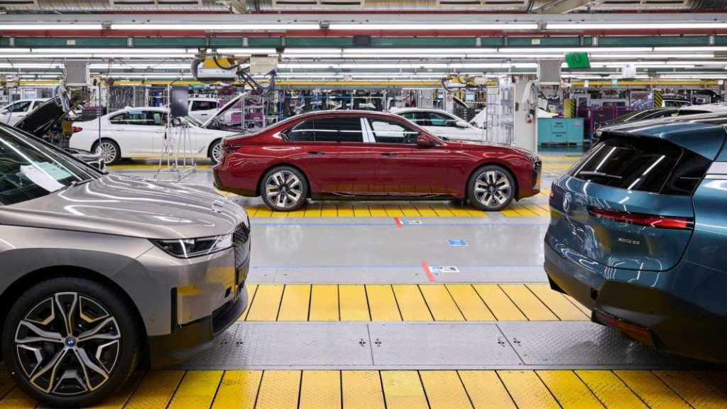 Ya son dos millones los BMW Serie 7 fabricados 37 Motor16 2022 BMW Serie 7 dos millones 35 Motor16