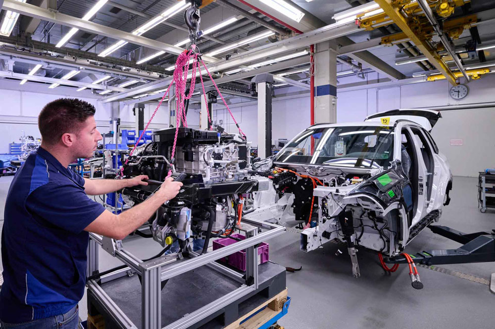 BMW iX5 Hydrogen: comienza a fabricarse en Munich 2 Motor16 2022 BMW iX5 Hydrogen. Imagen fábrica.