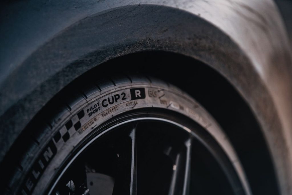 Bugatti Chiron Pur Sport: una máquina de quemar goma 12 Motor16 2022 Bugatti Chiron Pur Sport Drifting 12 Motor16