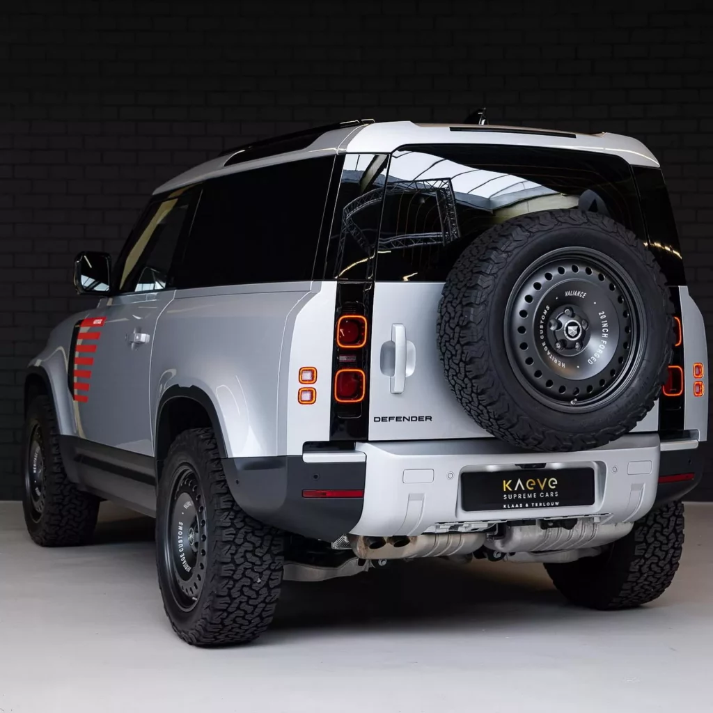 Aire retro para tu Land Rover Defender gracias a Heritage Customs y sus llantas 35 Motor16 2022 Land Rover Defender Heritage Customs llantas 33 Motor16