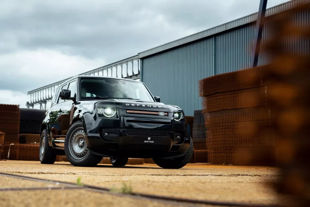 Aire retro para tu Land Rover Defender gracias a Heritage Customs y sus llantas 38 Motor16 2022 Land Rover Defender Heritage Customs llantas 36 Motor16
