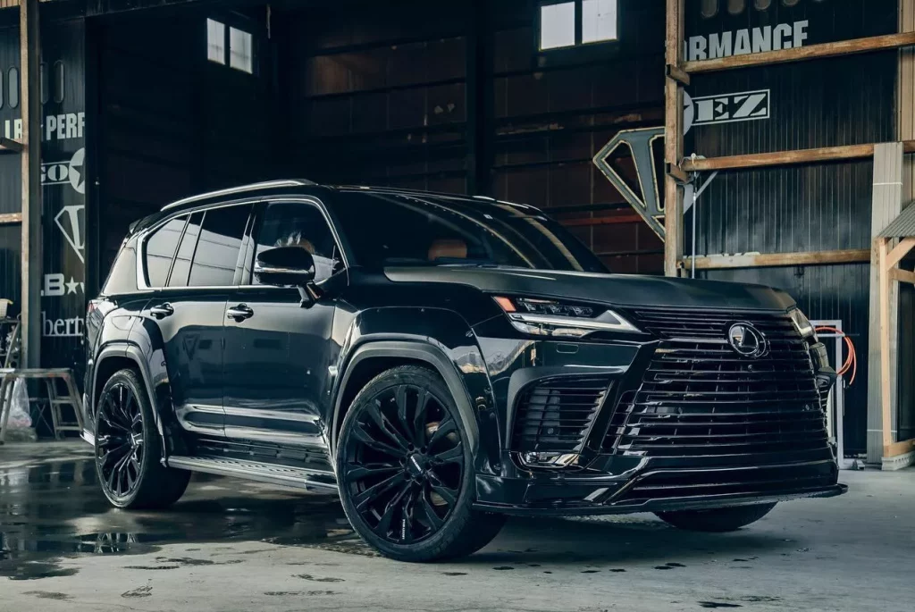 Lexus LX 600 Liberty Walk Tokio. Imagen exterior.