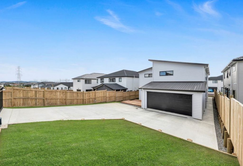 Un Tesla Model Y de regalo si te compras esta casa 8 Motor16 2022 Tesal Model Y casa nueva zelanda 7 Motor16