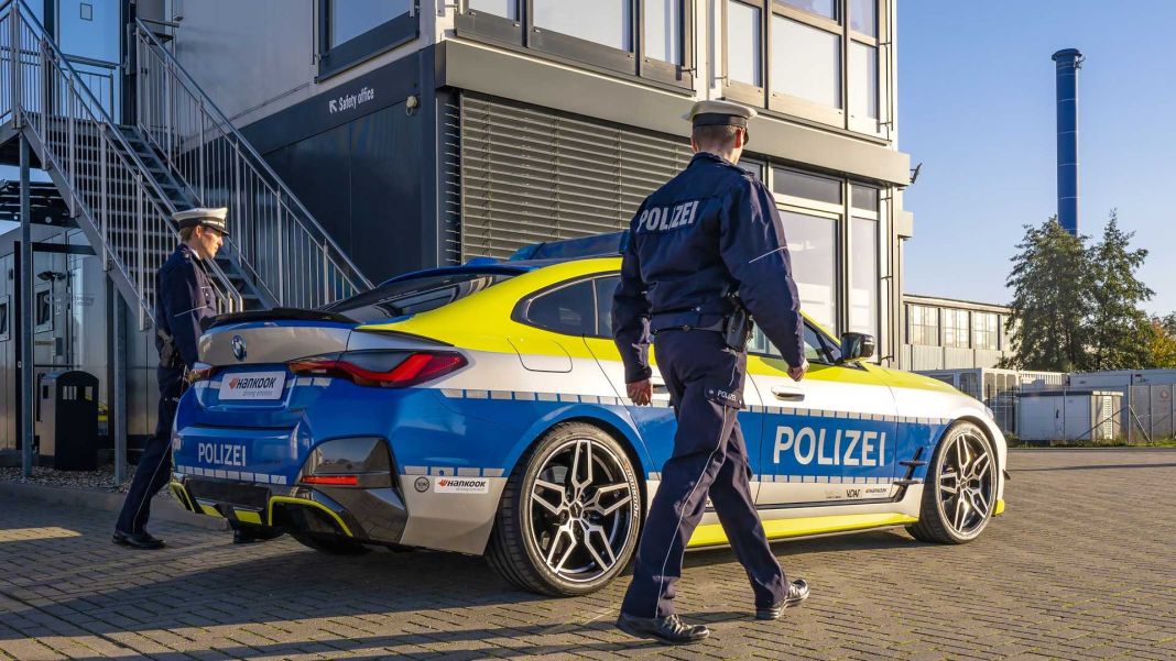 BMW i4 M50 Policía alemana. Imagen exterior.