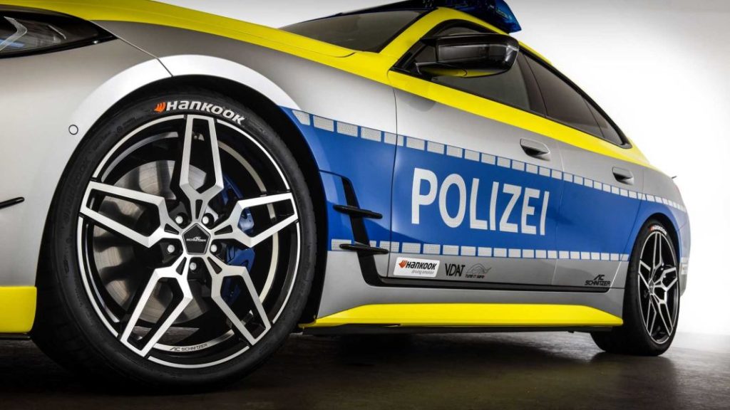 BMW i4 M50: tuneado por AC Schnitzer para la policía alemana 35 Motor16 2022 bmw i4 ac schnitzer tune it safe 31 Motor16