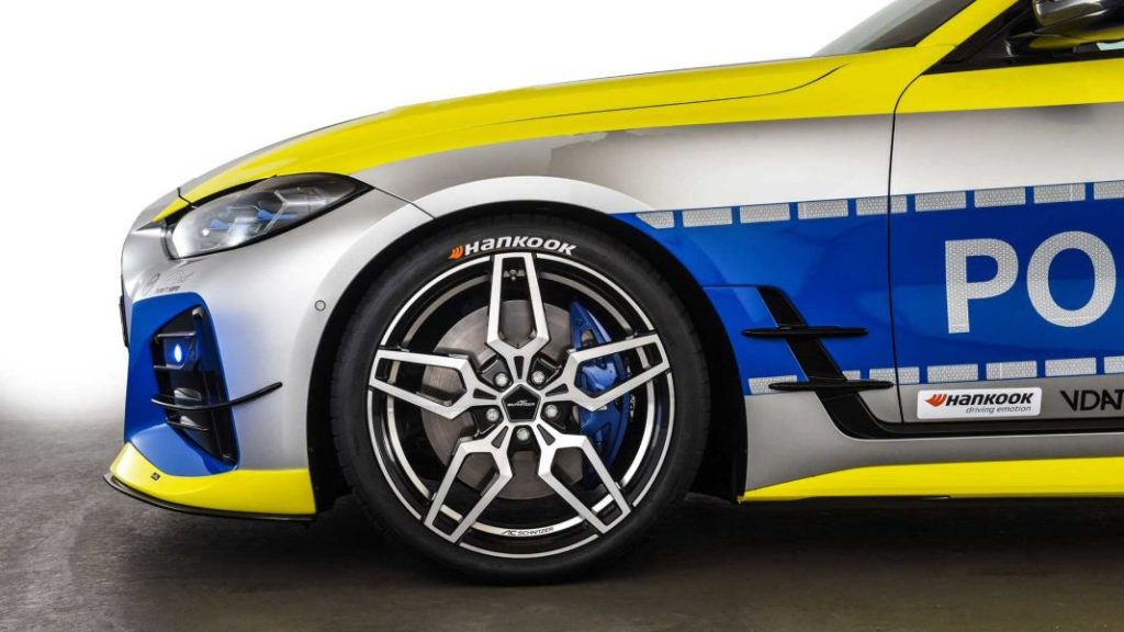 BMW i4 M50: tuneado por AC Schnitzer para la policía alemana 37 Motor16 2022 bmw i4 ac schnitzer tune it safe 33 Motor16