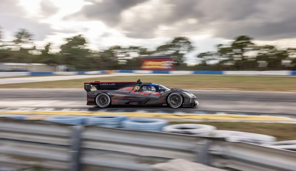 Cadillac V-LMDh: sacan a pasear a su bólido híbrido 3 Motor16 2022 cadillac v lmdh Motor16