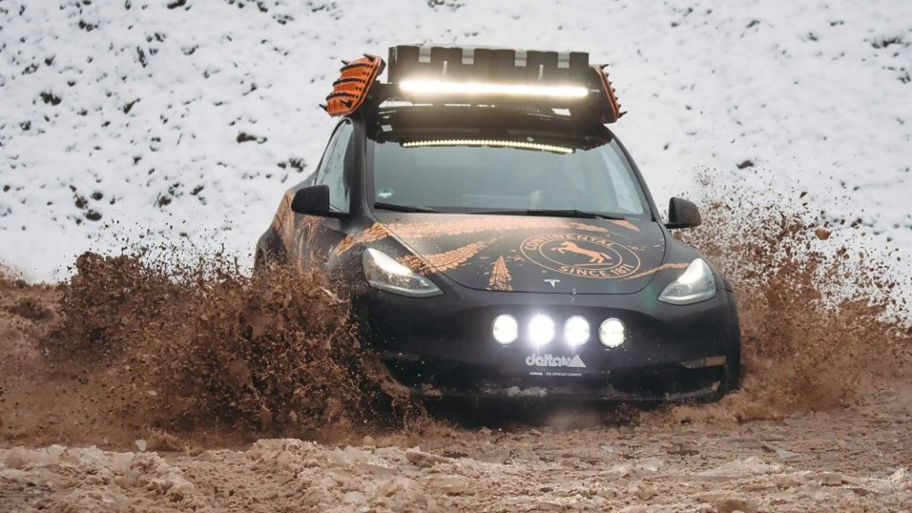 Delta4x4 convierte tu Tesla Model Y en un auténtico todoterreno 8 Motor16 2022 delta4x4 tesla model y offroad 7 Motor16