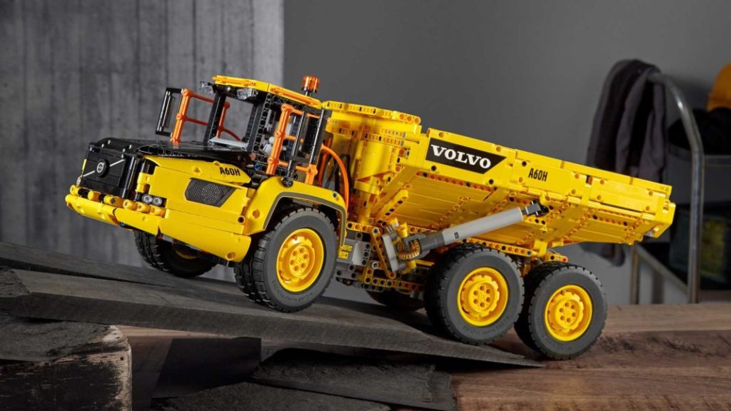 Lego Technic se anima con las cargas pesadas y con este Volvo 6x6 4 Motor16 2022 lego technic 6x6 volvo hauler 2 1 Motor16