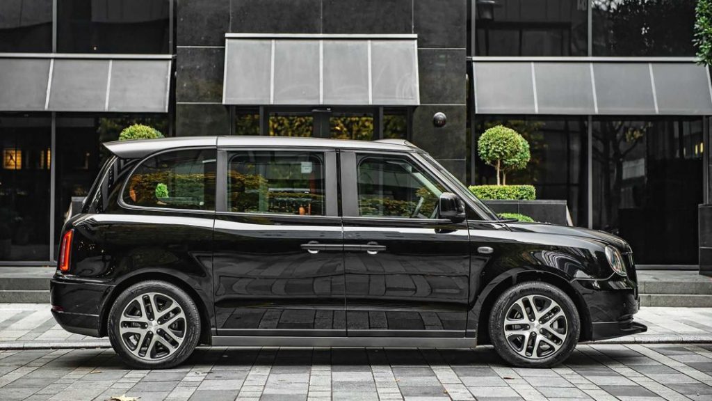 2022 london taxi tx5 kahn design 2 Motor16