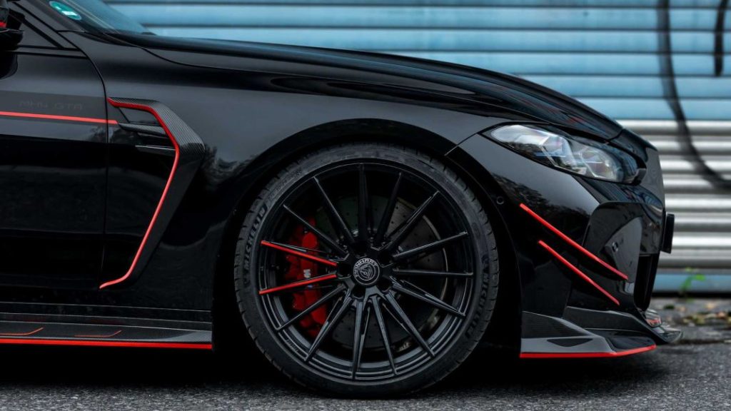 De BMW M4 CSL a Manhart MH4 GTR II 2 Motor16 BMW M4 CSL Manhart MH4 GTR II. Imagen detalle exterior.