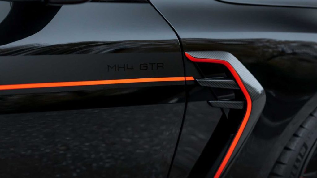 De BMW M4 CSL a Manhart MH4 GTR II 18 Motor16 2022 manhart mh4 gtr bmw m4 csl 15 Motor16