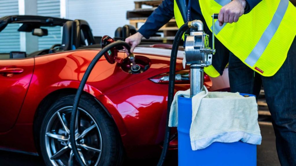 2022 mazda mx 5 sustain 10 Motor16