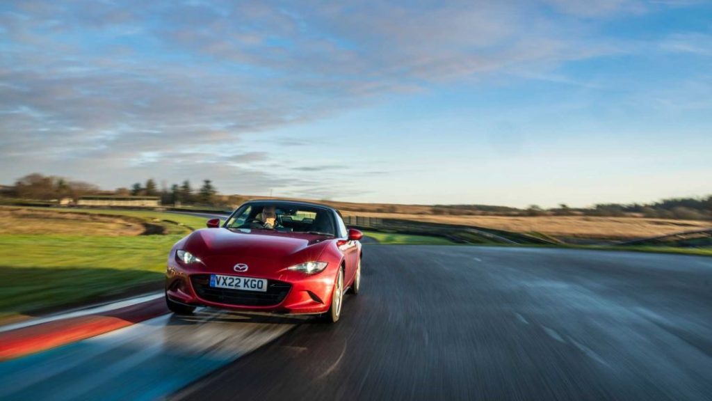 2022 mazda mx 5 sustain 28 Motor16