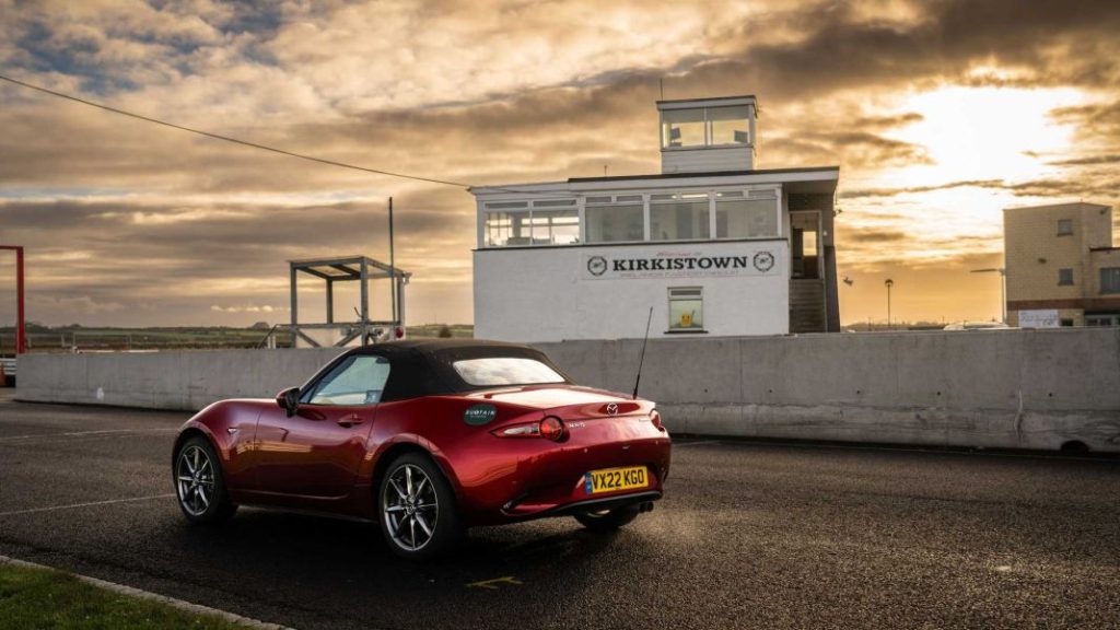 2022 mazda mx 5 sustain 40 Motor16