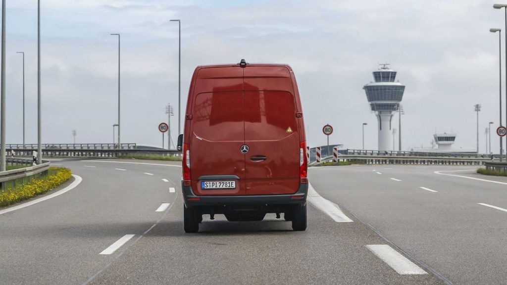 Mercedes-Benz eSprinter: esta es la autonomía que ha certificado el TÜV alemán 8 Motor16 2022 mercedes benz esprinter test drive 13 Motor16