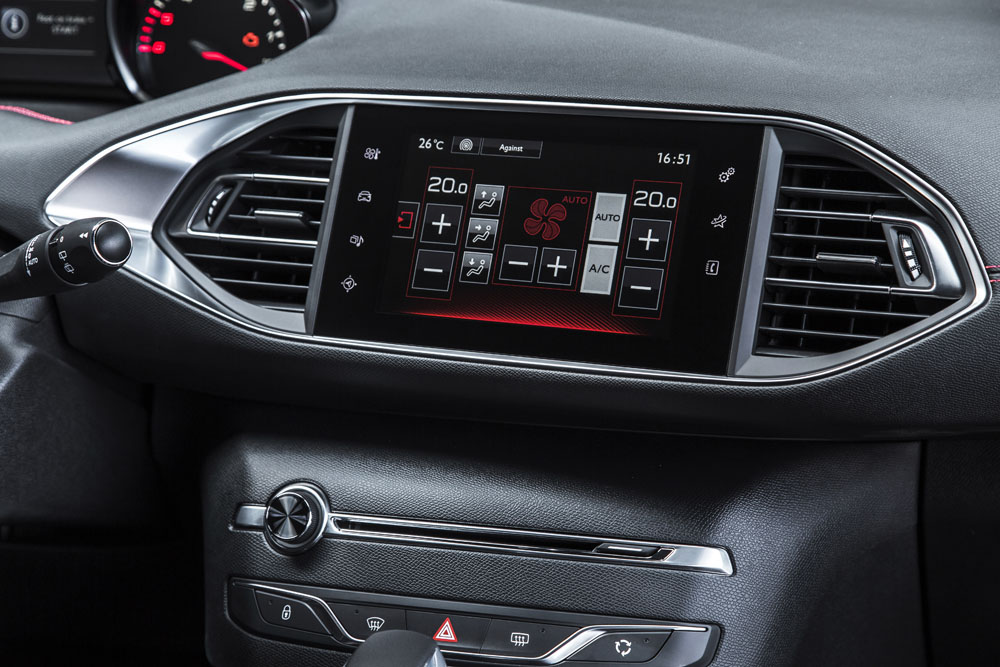 Peugeot i-Cockpit: 10 años del puesto de conducción más revolucionario 33 Motor16 2022 peugeot 308 i cockpit 1 Motor16