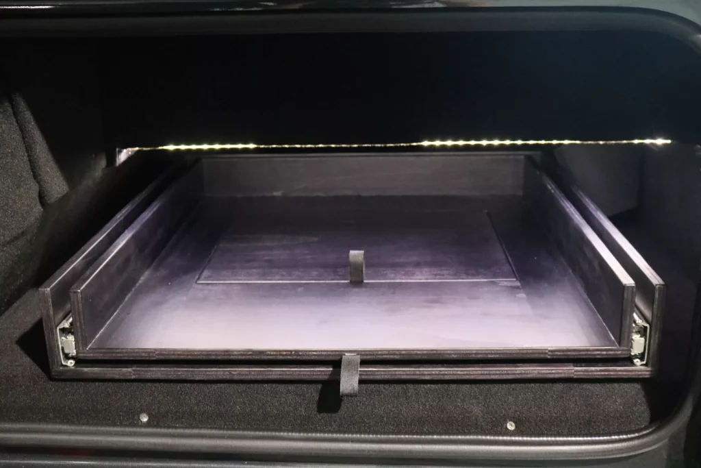 El Tesla Model 3 se prepara para ir de entierro 20 Motor16 2022 tesla model 3 funebre 17 Motor16