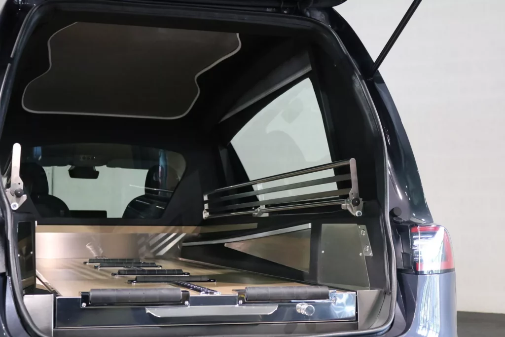 El Tesla Model 3 se prepara para ir de entierro 26 Motor16 2022 tesla model 3 funebre 23 Motor16