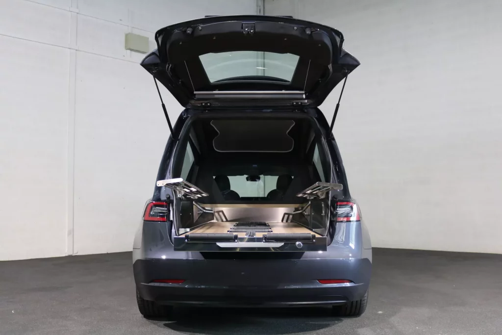 El Tesla Model 3 se prepara para ir de entierro 31 Motor16 2022 tesla model 3 funebre 28 Motor16
