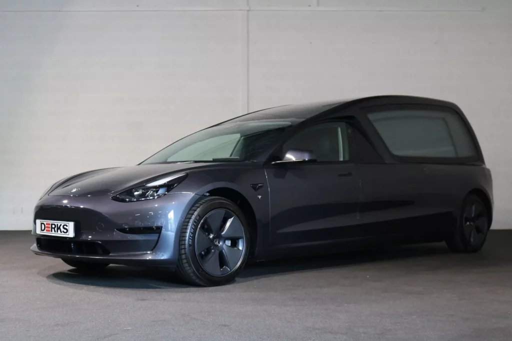El Tesla Model 3 se prepara para ir de entierro 6 Motor16 2022 tesla model 3 funebre 3 Motor16