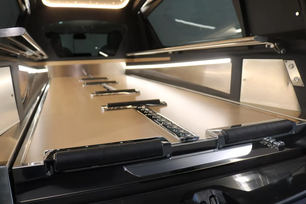 El Tesla Model 3 se prepara para ir de entierro 39 Motor16 2022 tesla model 3 funebre 36 Motor16