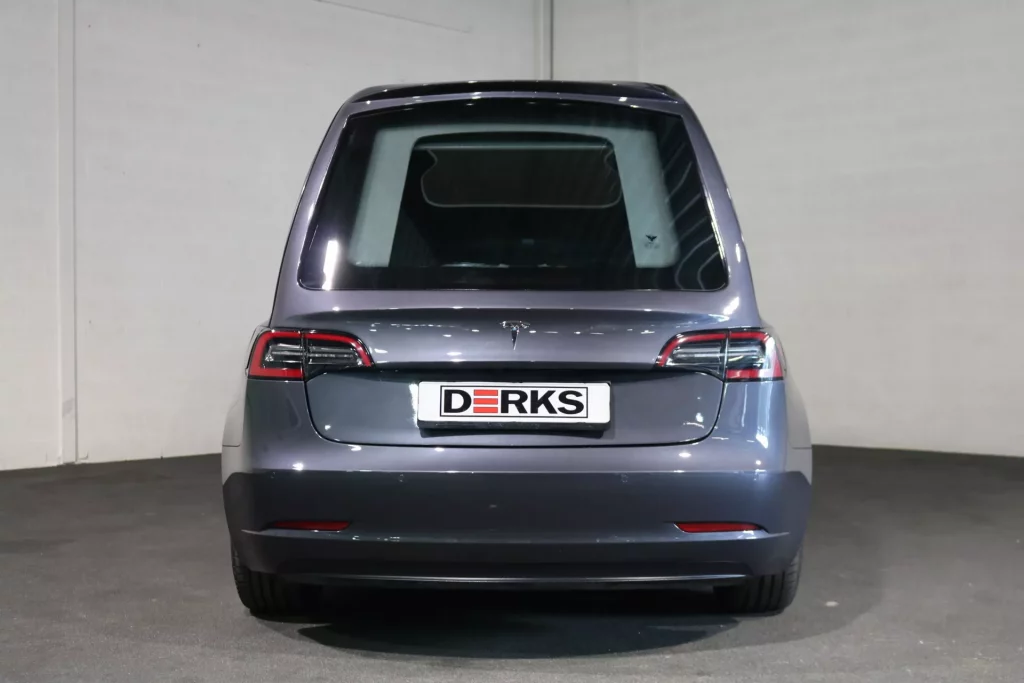 El Tesla Model 3 se prepara para ir de entierro 11 Motor16 2022 tesla model 3 funebre 8 Motor16