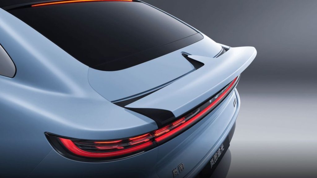 Voyah Zhuiguang: una impresionante berlina eléctrica para China 3 Motor16 Voyah Zhuiguang. Imagen alerón trasero.