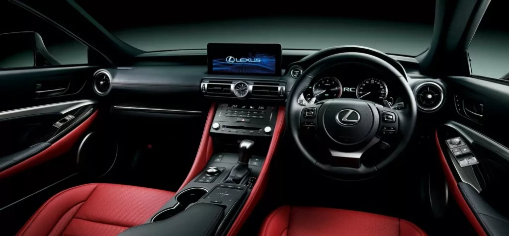 Lexus RC 2022 Japón. Imagen interior.