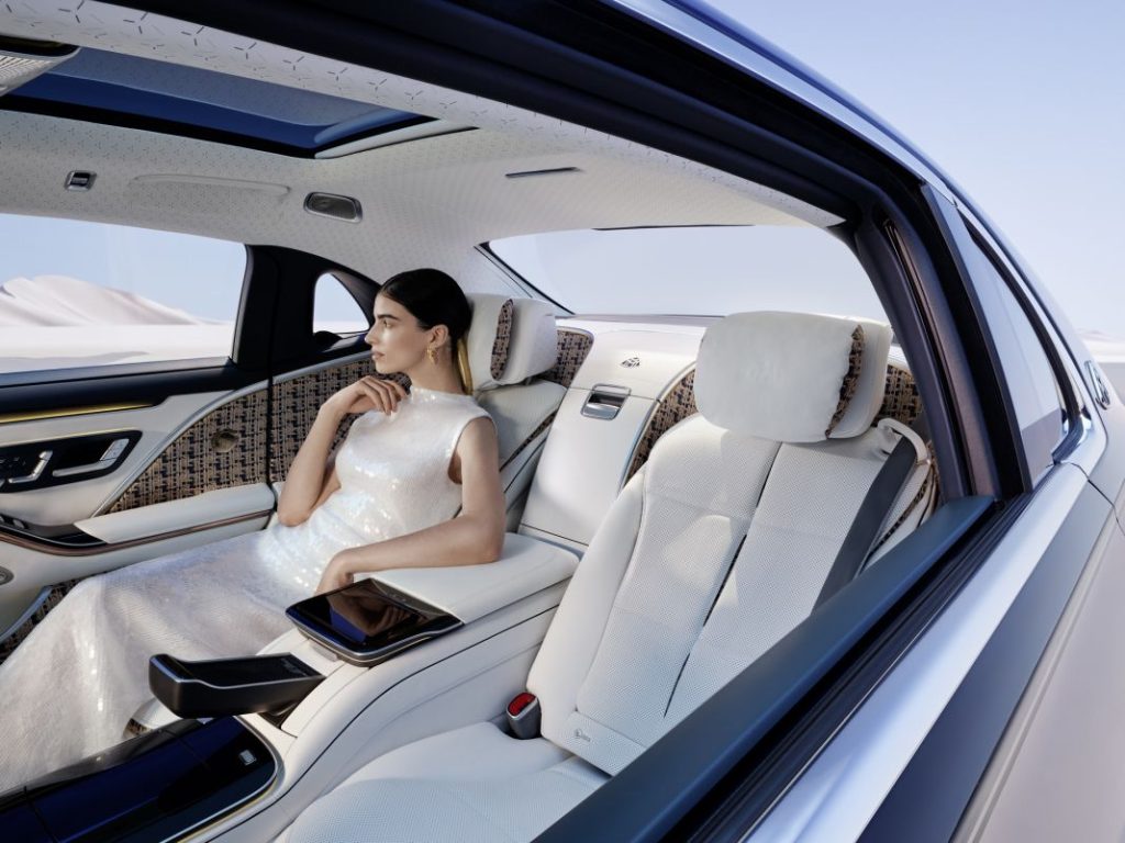 Haute Voiture: el Mercedes-Maybach más exclusivo de la historia 15 Motor16 2023 Mercedes Maybach S 680 Haute Voiture 13 Motor16