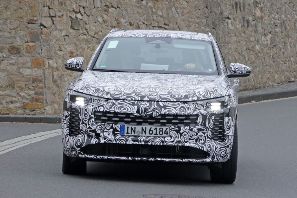 El nuevo Audi Q5, espiado por dentro y por fuera 10 Motor16 Audi Q5 7 Motor16