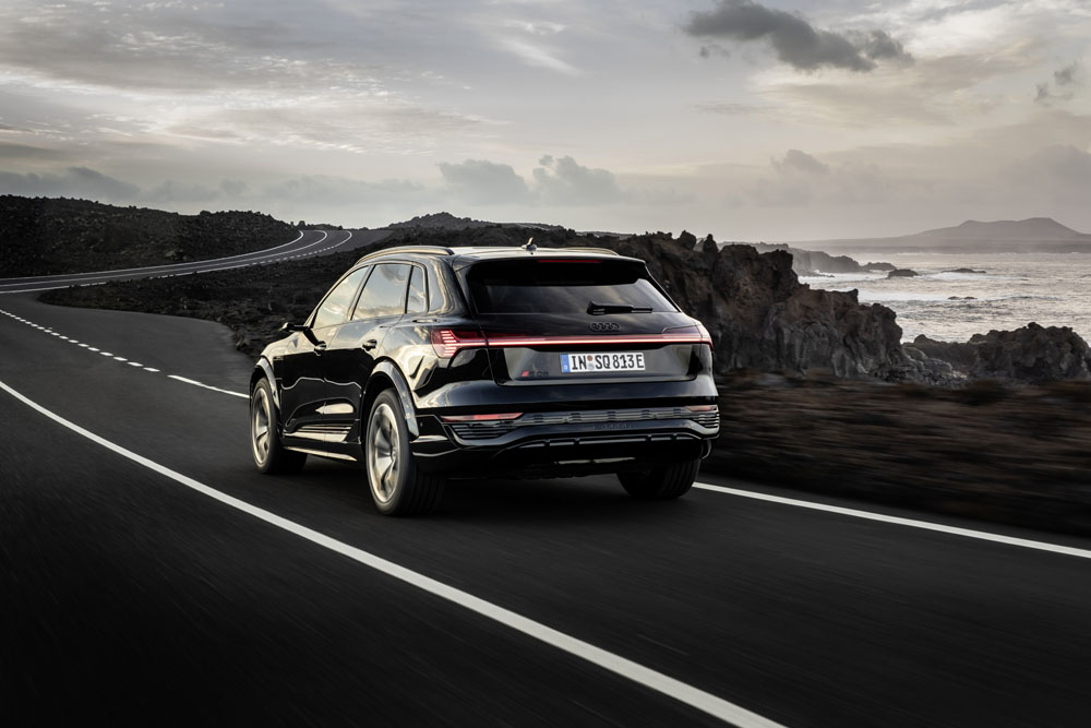 Conducimos el Audi Q8 e-tron. Más lejos, más rápido… mejor 22 Motor16 Audi Q8 e tron mythosblack23 Motor16