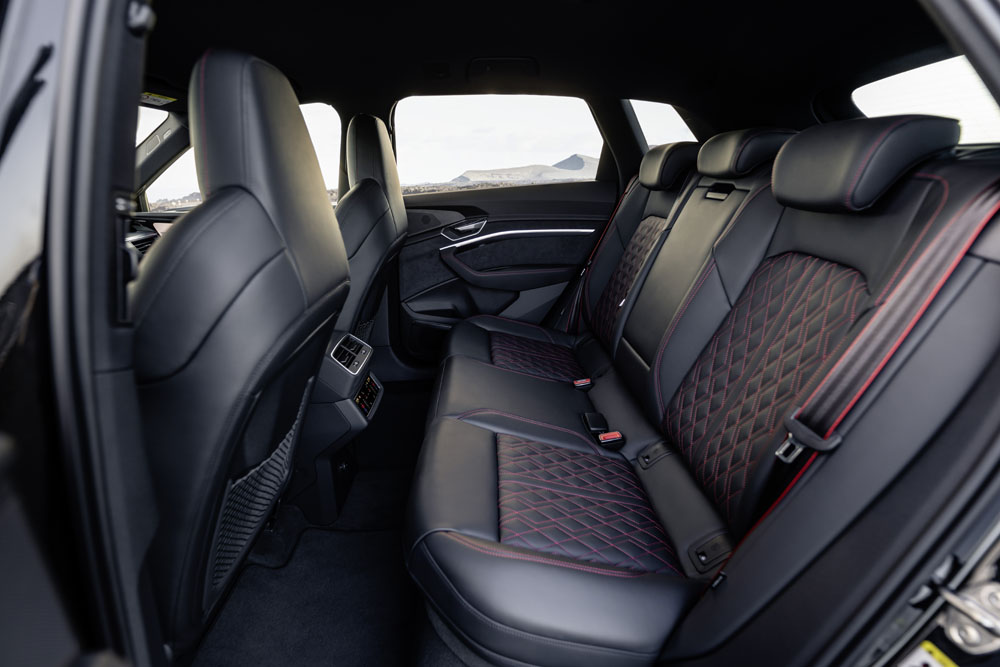 Conducimos el Audi Q8 e-tron. Más lejos, más rápido… mejor 26 Motor16 Audi Q8 e tron mythosblack30 Motor16