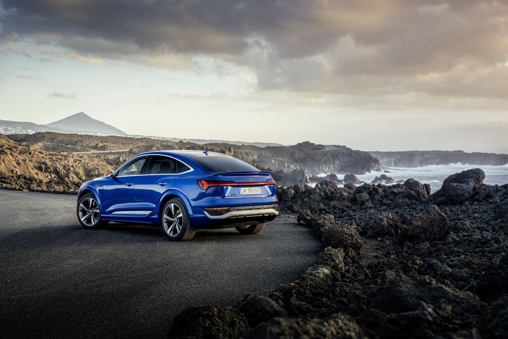 Conducimos el Audi Q8 e-tron. Más lejos, más rápido… mejor 32 Motor16 Audi Q8 e tron ultrablue11 Motor16