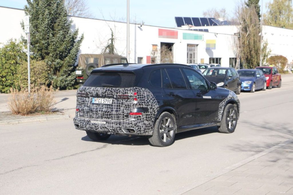 El BMW X5 sigue mostrando detalles 8 Motor16 BMW X5 facelift 8 Motor16