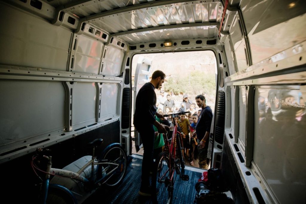Así ayudan Skoda y Alberto Contador a los niños del Atlas marroquí 15 Motor16 Bicis para la vida entrega 115 Motor16