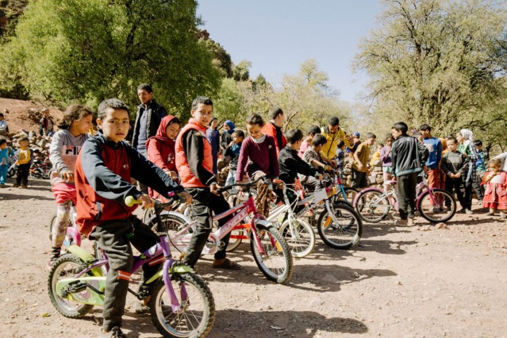 Así ayudan Skoda y Alberto Contador a los niños del Atlas marroquí 20 Motor16 Bicis para la vida entrega 131 Motor16