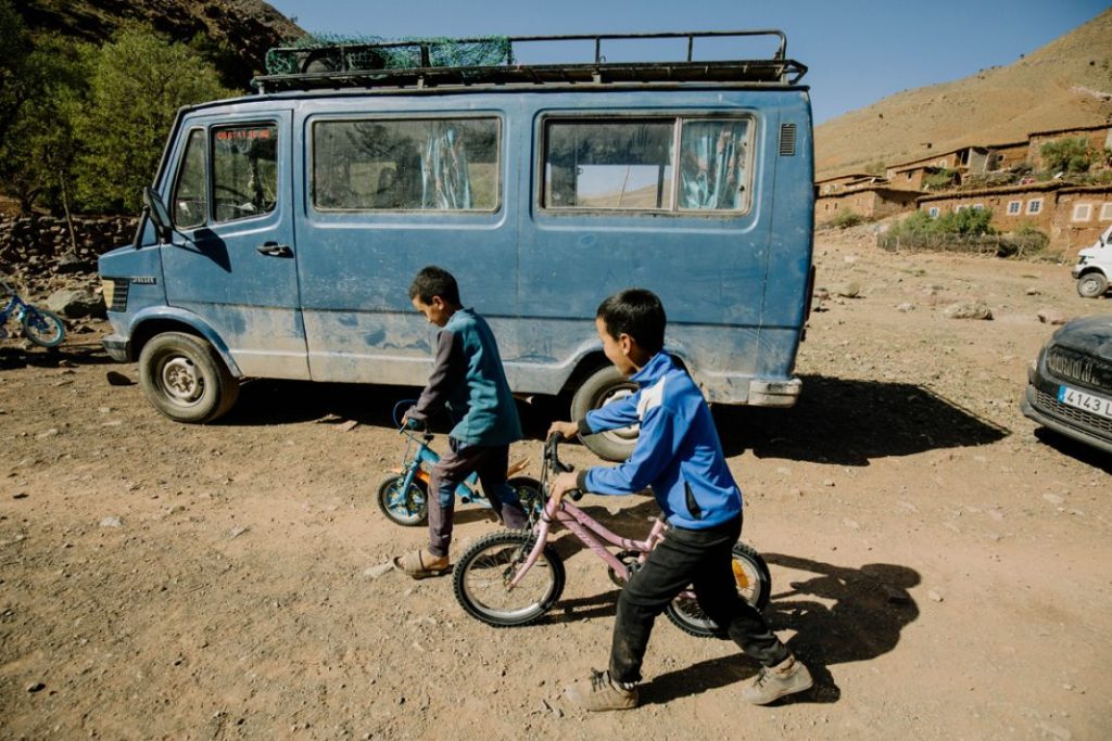 Así ayudan Skoda y Alberto Contador a los niños del Atlas marroquí 8 Motor16 Bicis para la vida entrega 86 Motor16