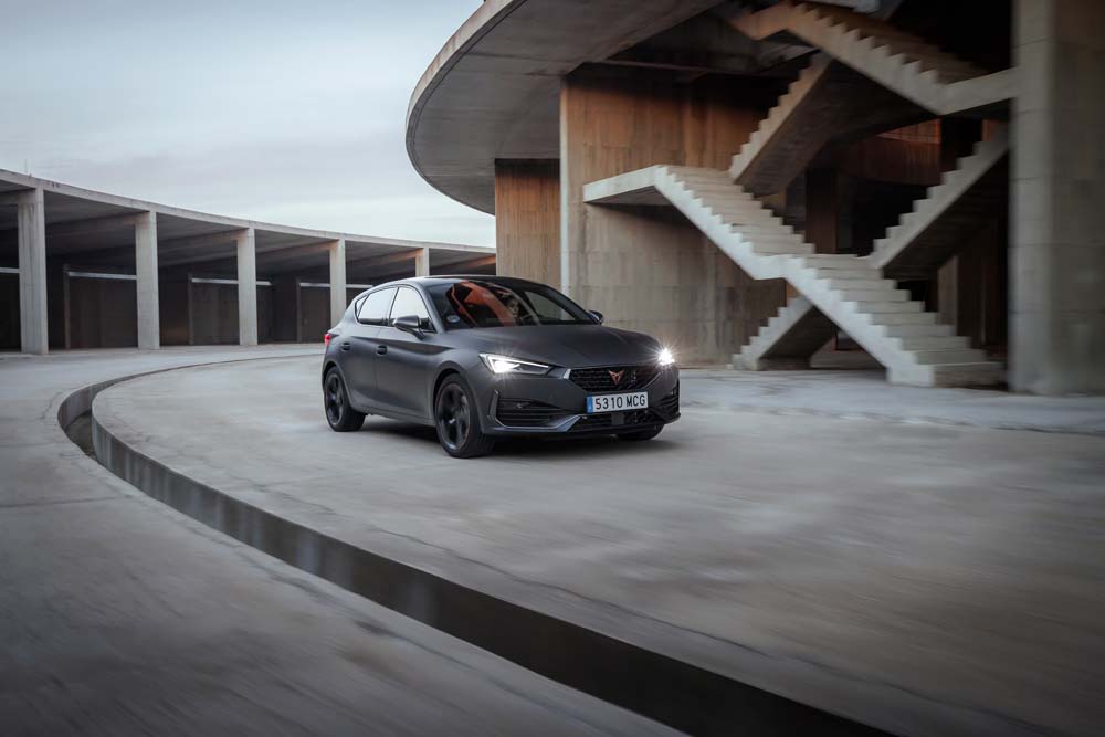 Así es el primer CUPRA con etiqueta ECO 3 Motor16 CUPRA León 1.5 eTSI.