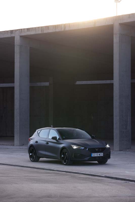 Así es el primer CUPRA con etiqueta ECO 7 Motor16 CUPRA Leon eTSI 08 HQ Motor16