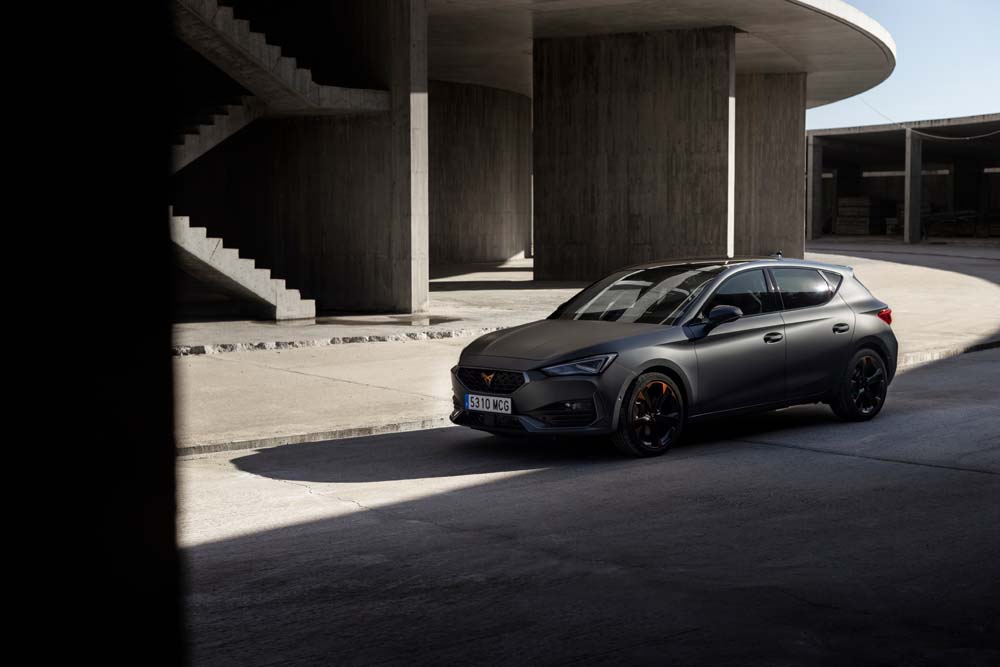 Así es el primer CUPRA con etiqueta ECO 12 Motor16 CUPRA Leon eTSI 15 HQ Motor16