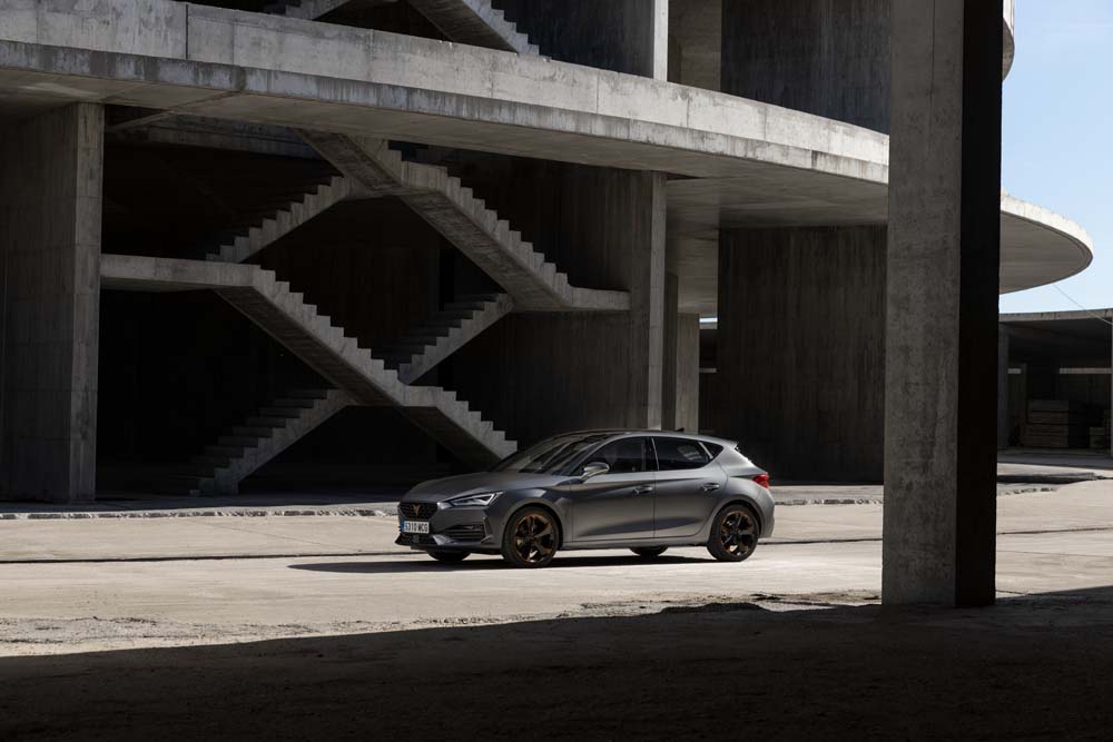 Así es el primer CUPRA con etiqueta ECO 13 Motor16 CUPRA Leon eTSI 18 HQ Motor16