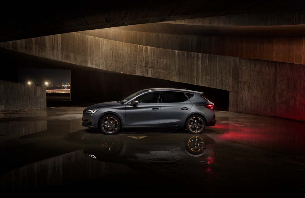 Así es el primer CUPRA con etiqueta ECO 16 Motor16 CUPRA Leon eTSI 22 HQ Motor16