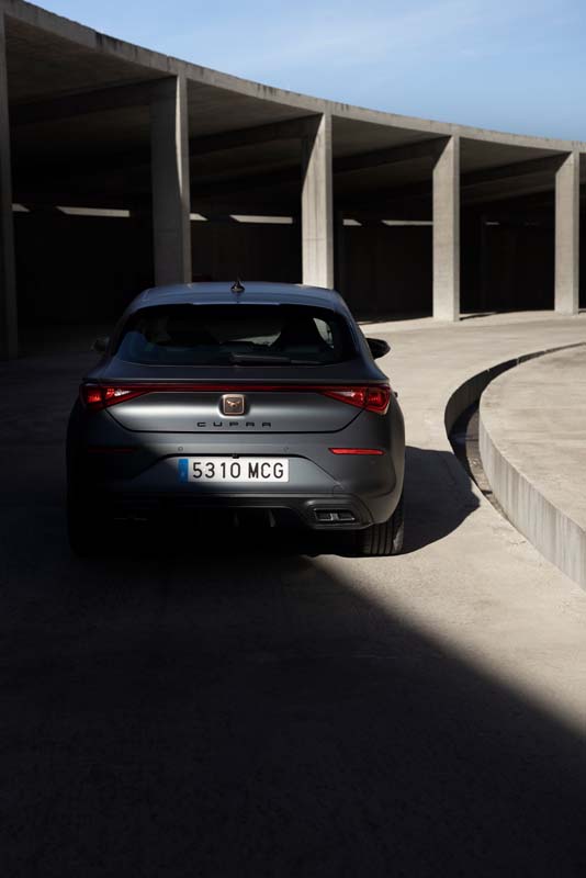 Así es el primer CUPRA con etiqueta ECO 18 Motor16 CUPRA Leon eTSI 27 HQ Motor16