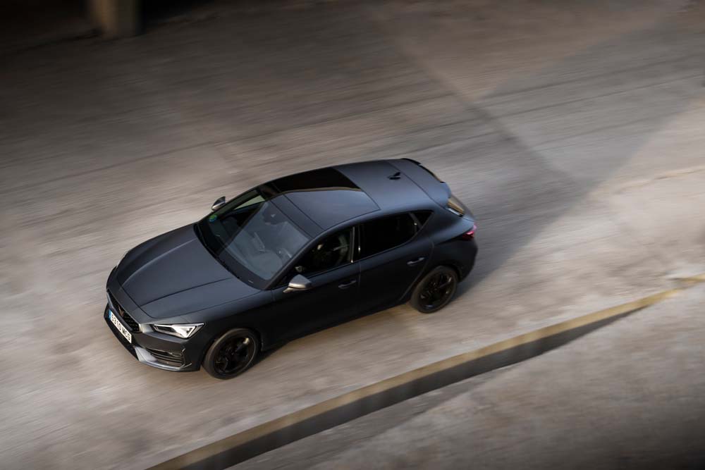 Así es el primer CUPRA con etiqueta ECO 22 Motor16 CUPRA Leon eTSI 33 HQ Motor16